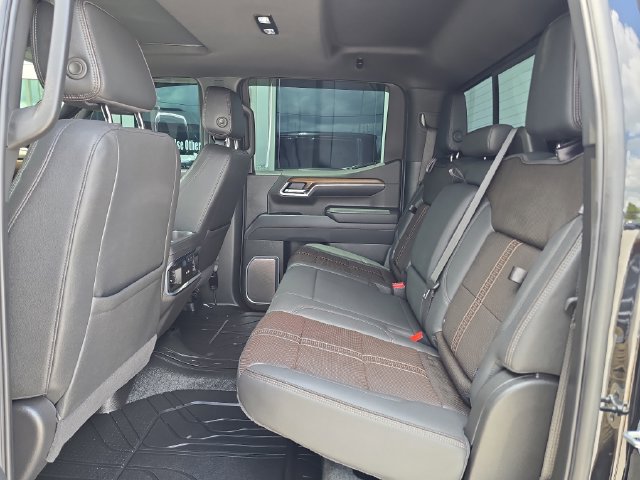 Certified 2025 Chevrolet Silverado 1500 High Country AWD/4WD image 16