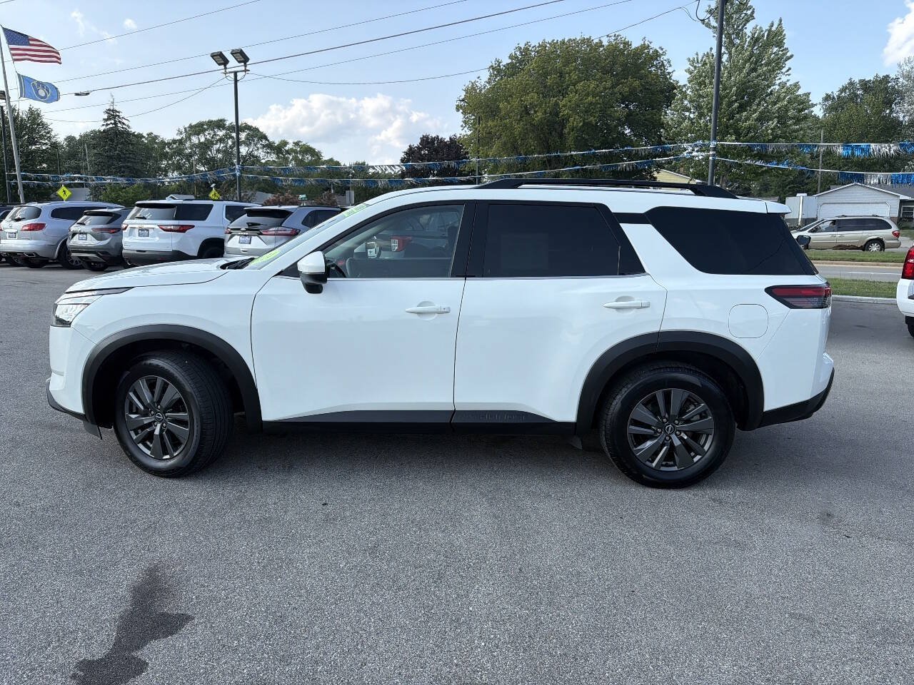 Used 2024 Nissan Pathfinder SV AWD/4WD image 4