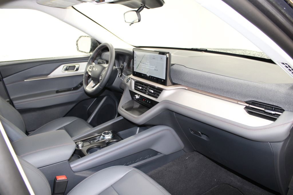 New 2026 Ford Explorer Active RWD image 30