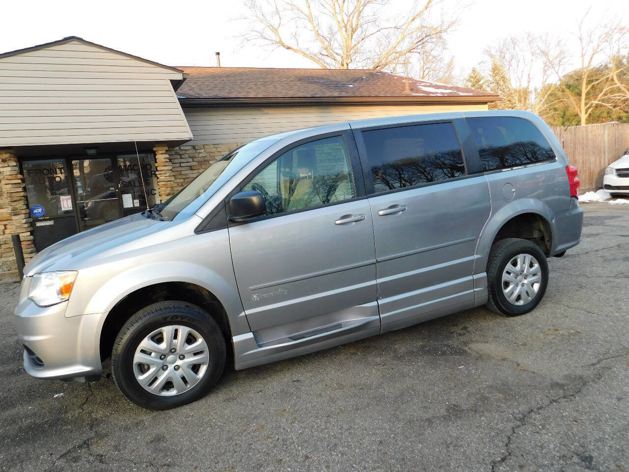 Used 2017 Dodge Grand Caravan SE w/ Power Window Group image 11