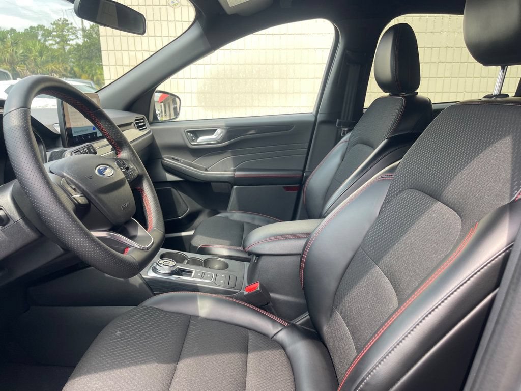 Used 2026 Ford Escape ST-Line FWD image 12