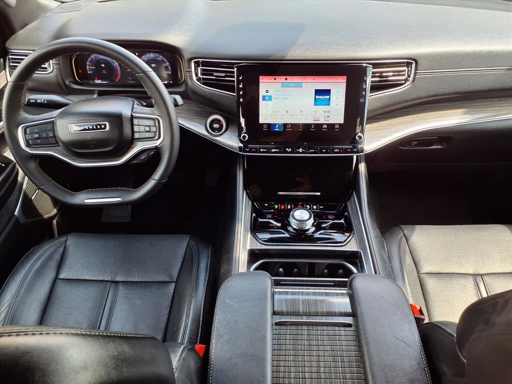 Used 2024 Jeep Wagoneer L Series III w/ Flexible Seating Group image 4