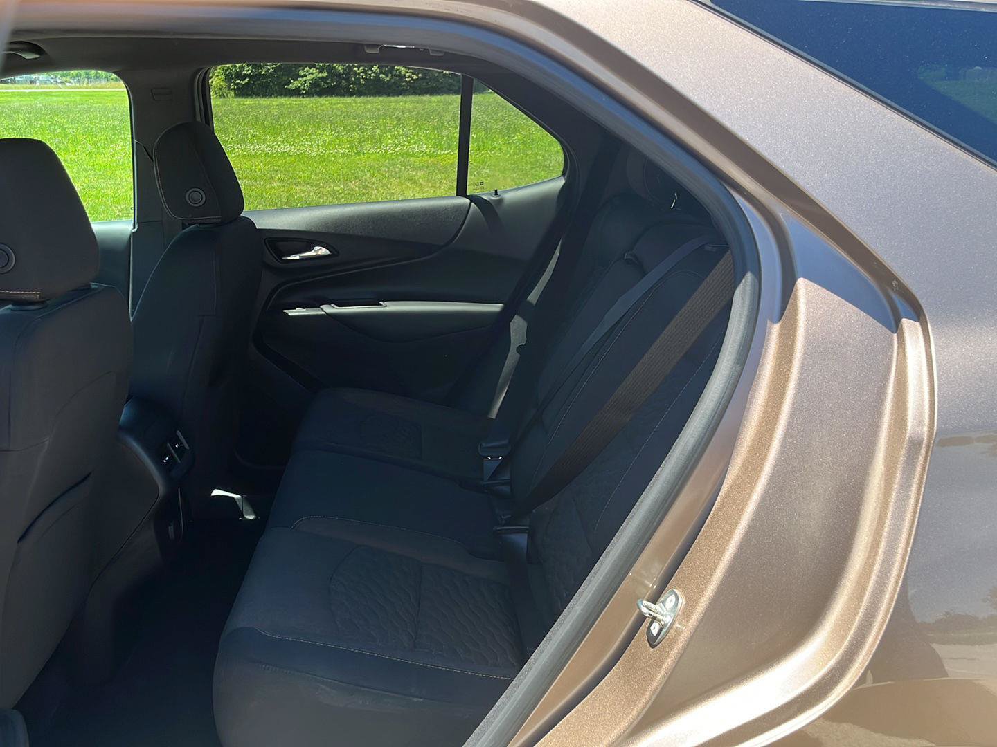 Used 2018 Chevrolet Equinox LT FWD image 25