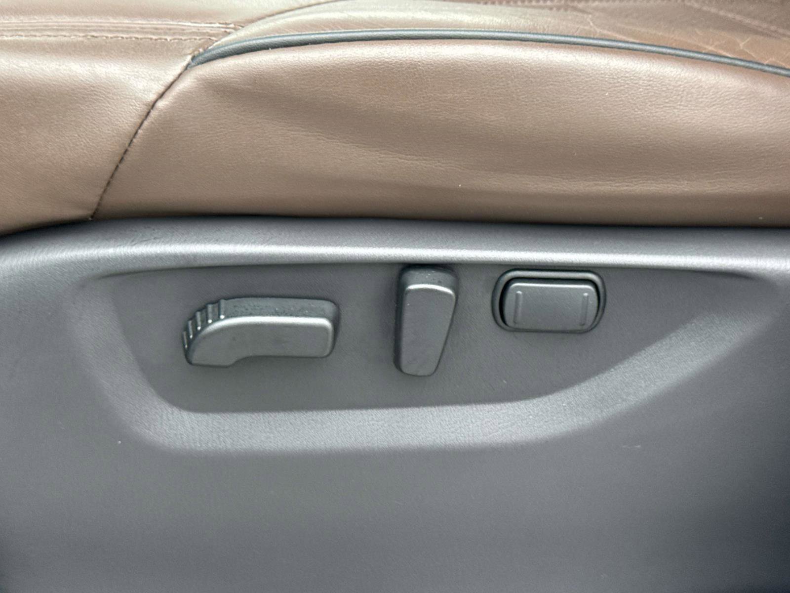 Used 2024 Nissan Armada Platinum w/ Captain's Chairs Package image 25