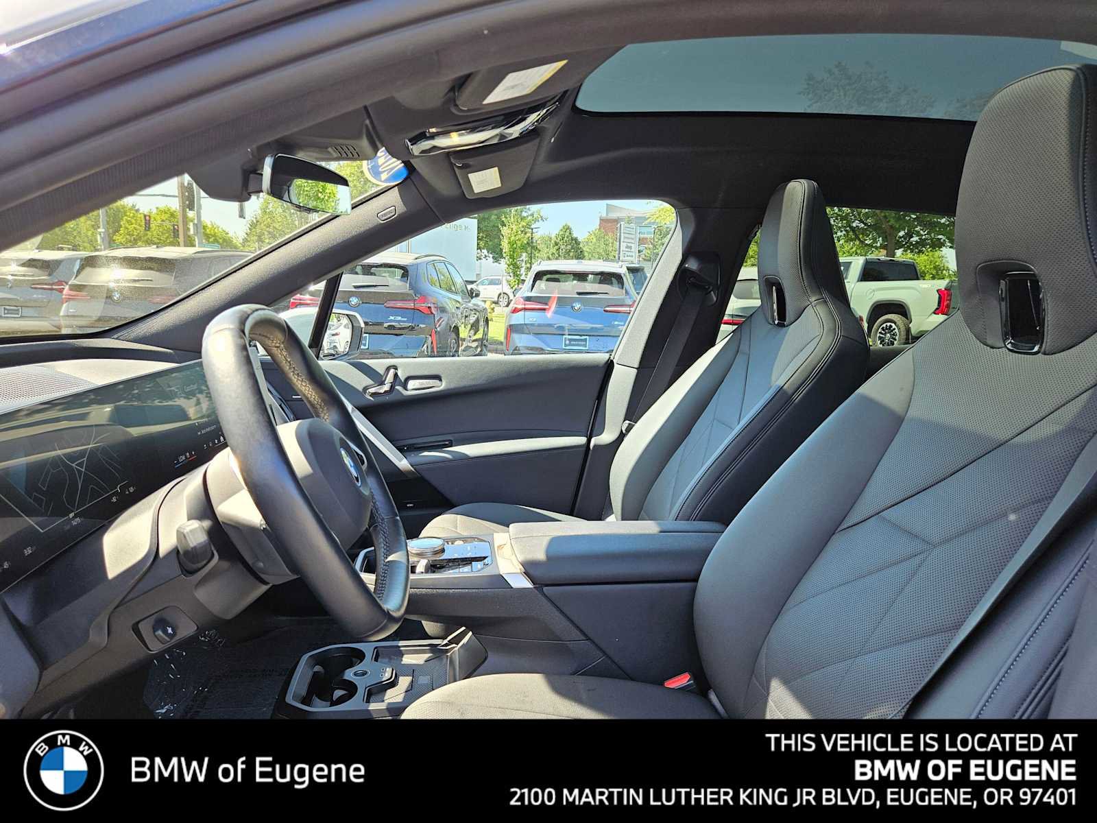 Used 2025 BMW iX xDrive50 image 24
