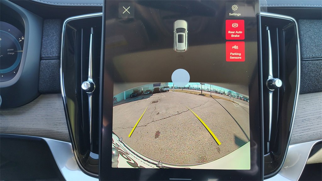 New 2025 Volvo XC90 T8 Core w/ Climate Package image 21