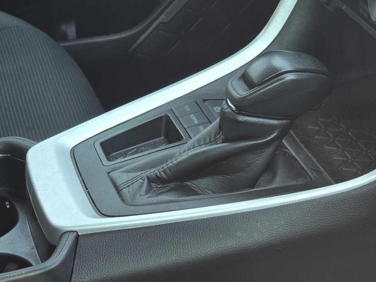 Certified 2021 Toyota RAV4 LE FWD image 13