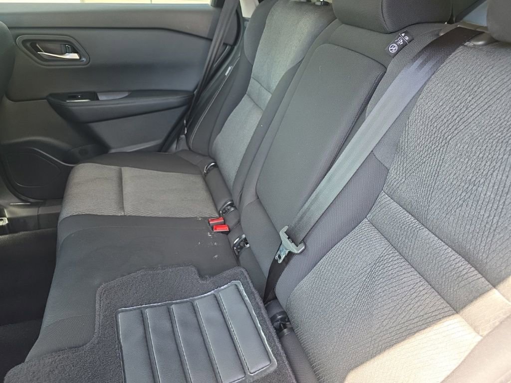 Used 2025 Nissan Rogue SV image 16