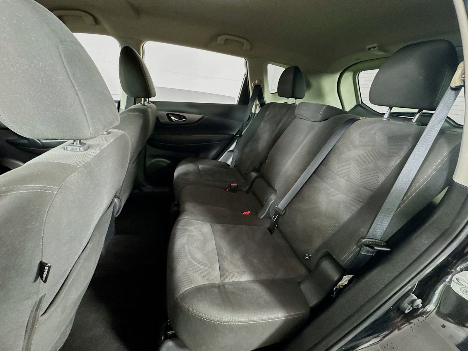 Used 2016 Nissan Rogue SV image 17