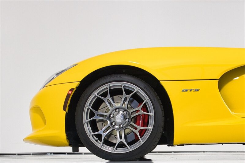Used 2013 SRT Viper GTS w/ Track Pkg RWD image 6