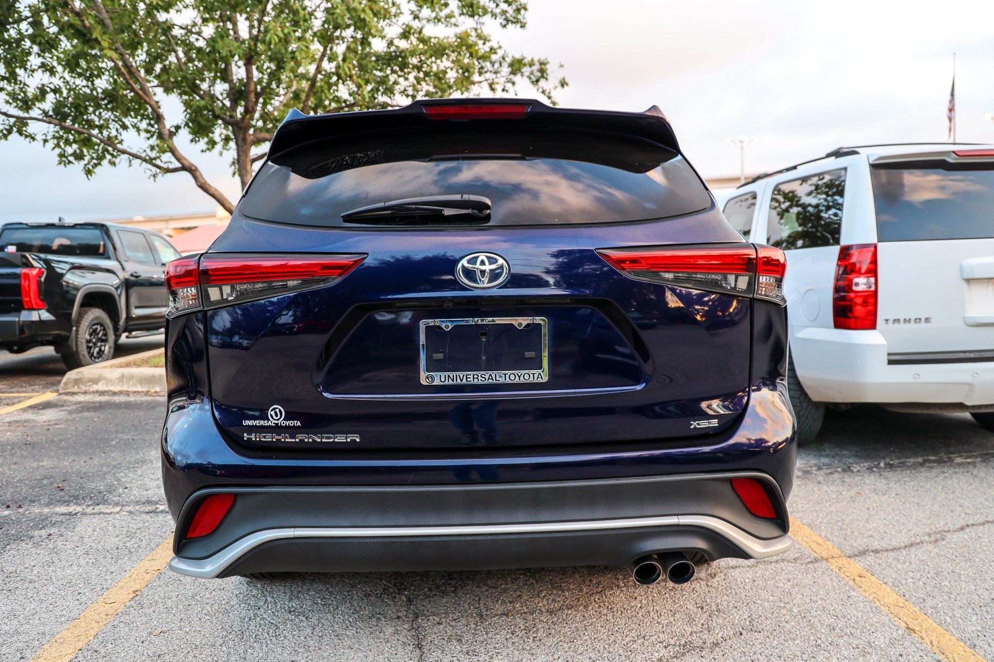 Used 2022 Toyota Highlander XSE FWD image 8