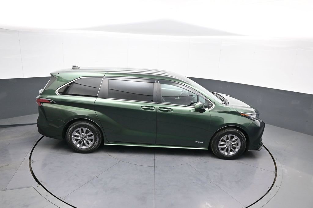 Certified 2021 Toyota Sienna LE image 37