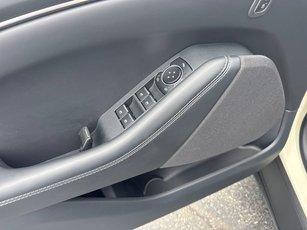 Used 2025 Ford Mustang Mach-E Select AWD/4WD image 27