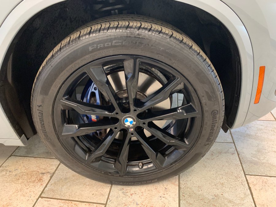 Used 2024 BMW X4 xDrive30i w/ M Sport Package AWD/4WD image 11