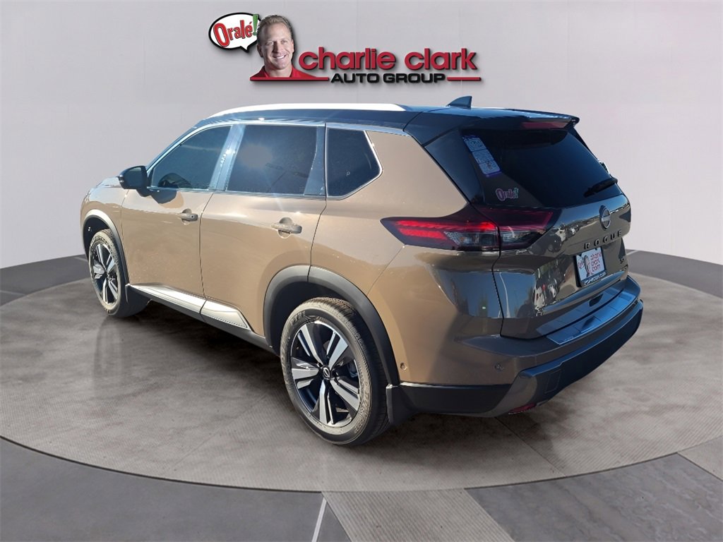 Used 2024 Nissan Rogue SL w/ SL Premium Package image 4