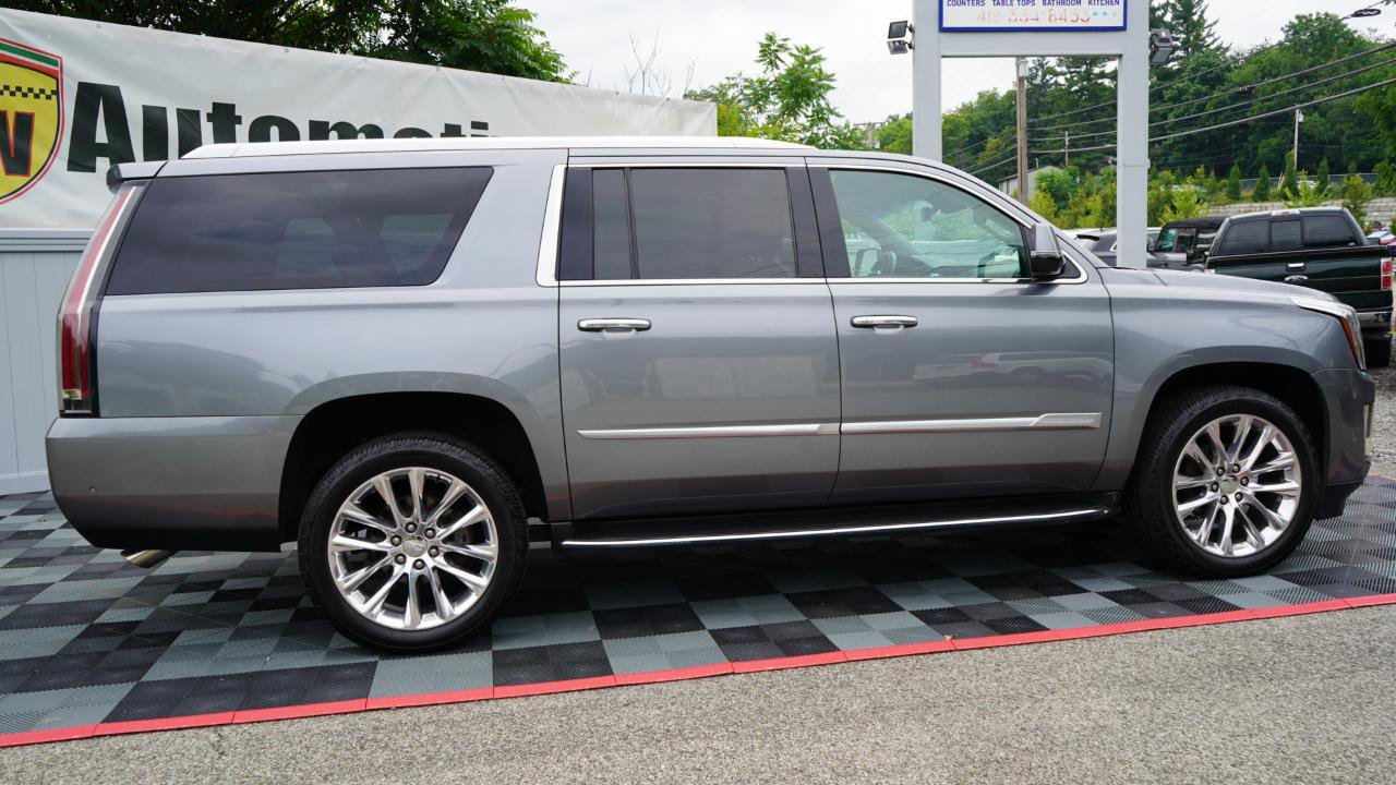 Used 2019 Cadillac Escalade ESV Luxury AWD/4WD image 8