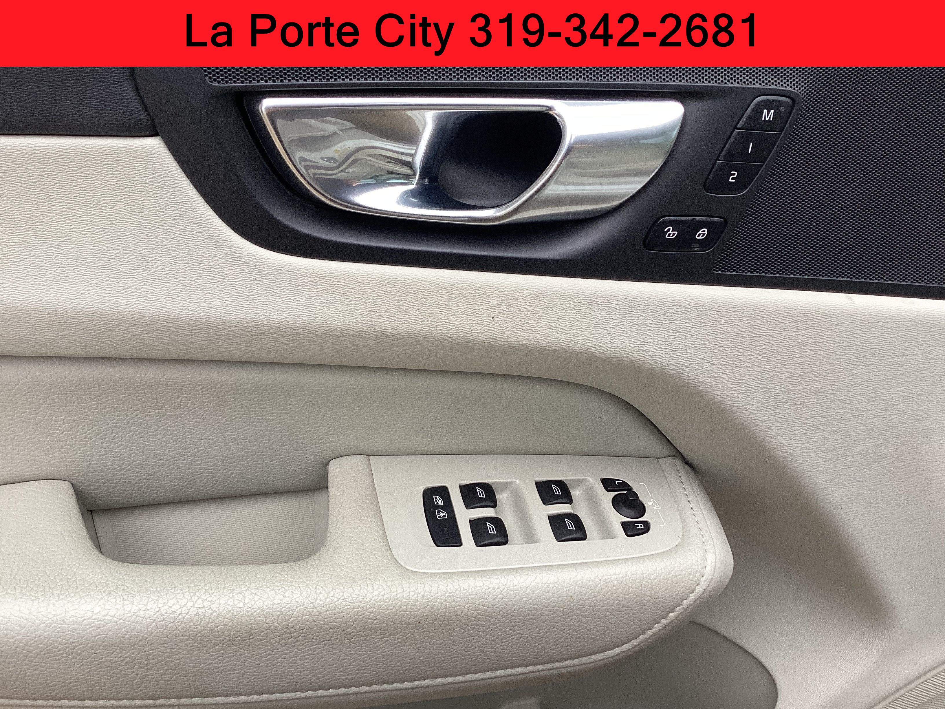 Used 2022 Volvo XC60 B5 Momentum AWD/4WD image 9