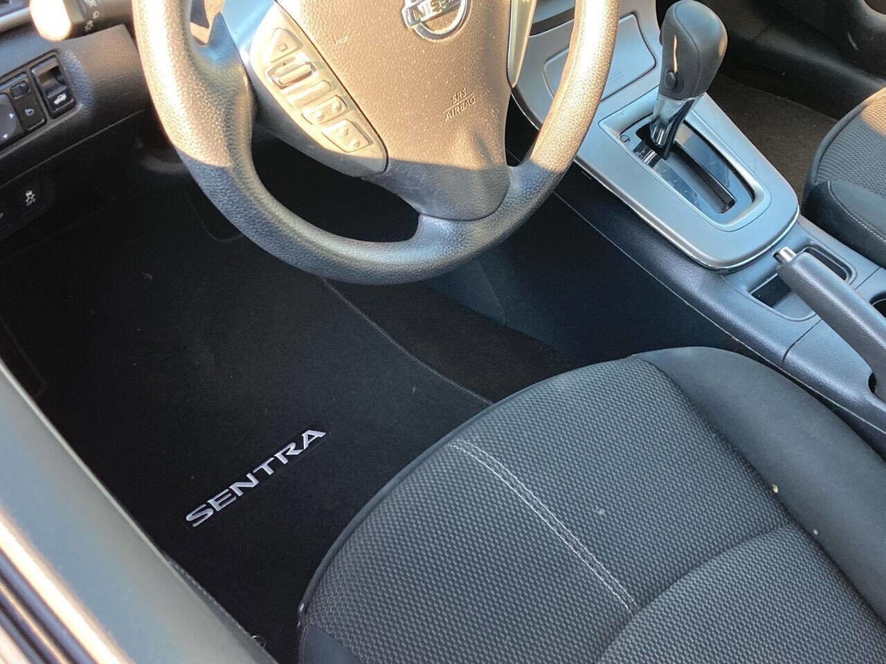 Used 2015 Nissan Sentra S image 11