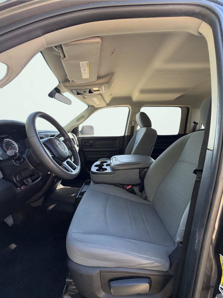 Used 2018 RAM 3500 Tradesman w/ Chrome Appearance Group AWD/4WD image 3