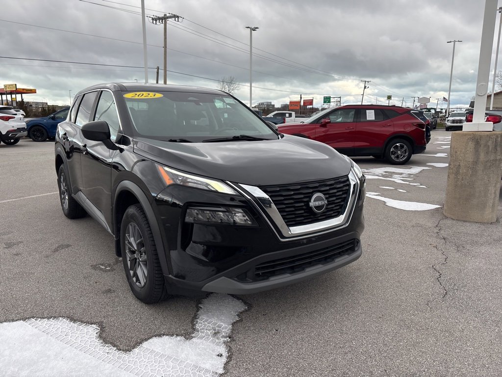 Used 2023 Nissan Rogue S image 3