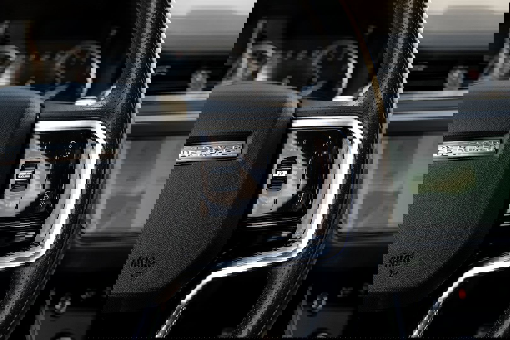 Used 2021 Land Rover Range Rover Evoque R-Dynamic S image 14