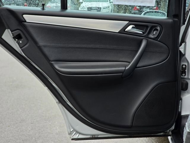 Used 2006 Mercedes-Benz C 230 Sedan image 28