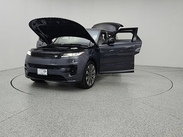 Used 2026 Land Rover Range Rover Sport Dynamic SE AWD/4WD image 9