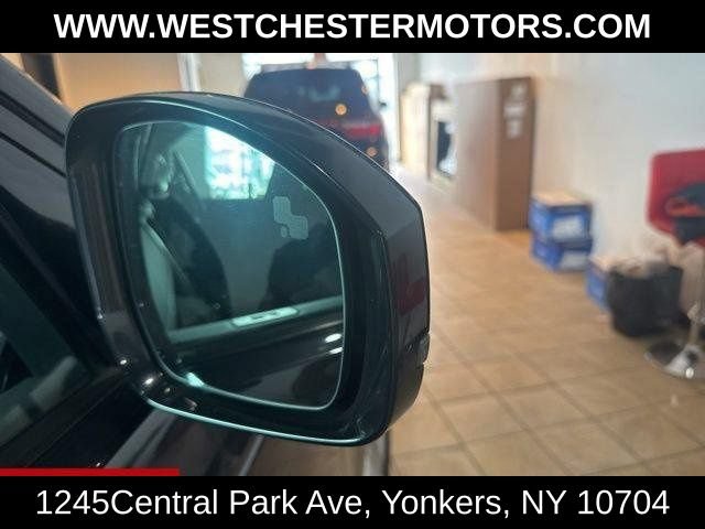 Used 2018 Land Rover Discovery HSE AWD/4WD image 13