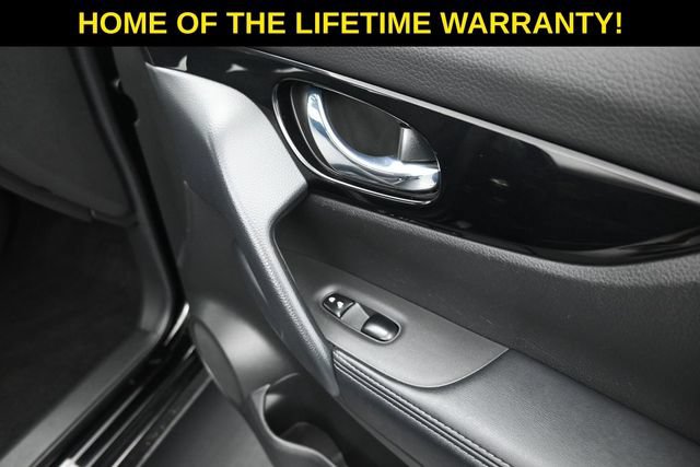 Used 2022 Nissan Rogue Sport SV AWD/4WD image 41