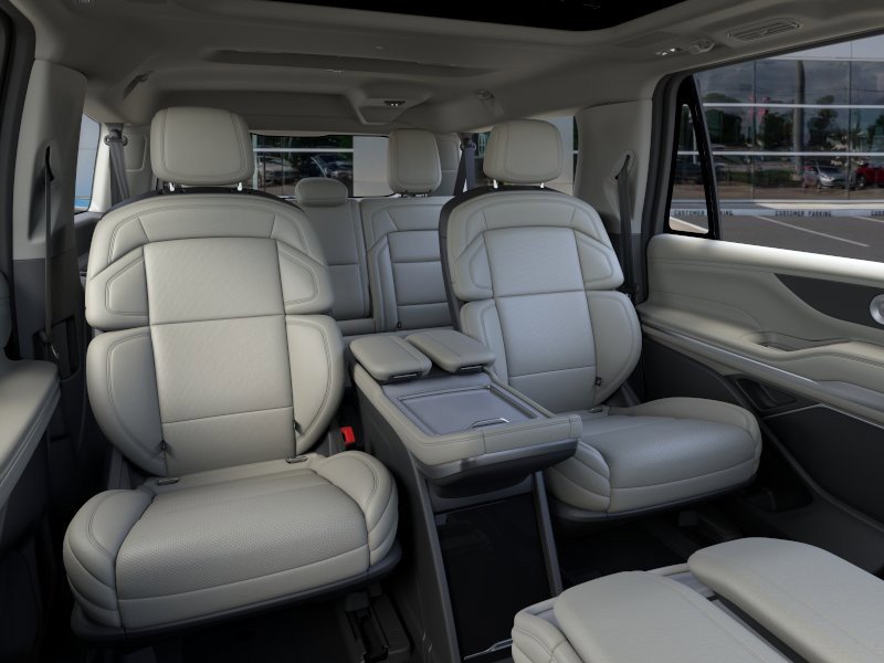 New 2025 Lincoln Navigator L Reserve image 11