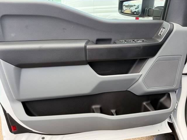 New 2026 Ford F550 4x4 Supercab Super Duty image 13