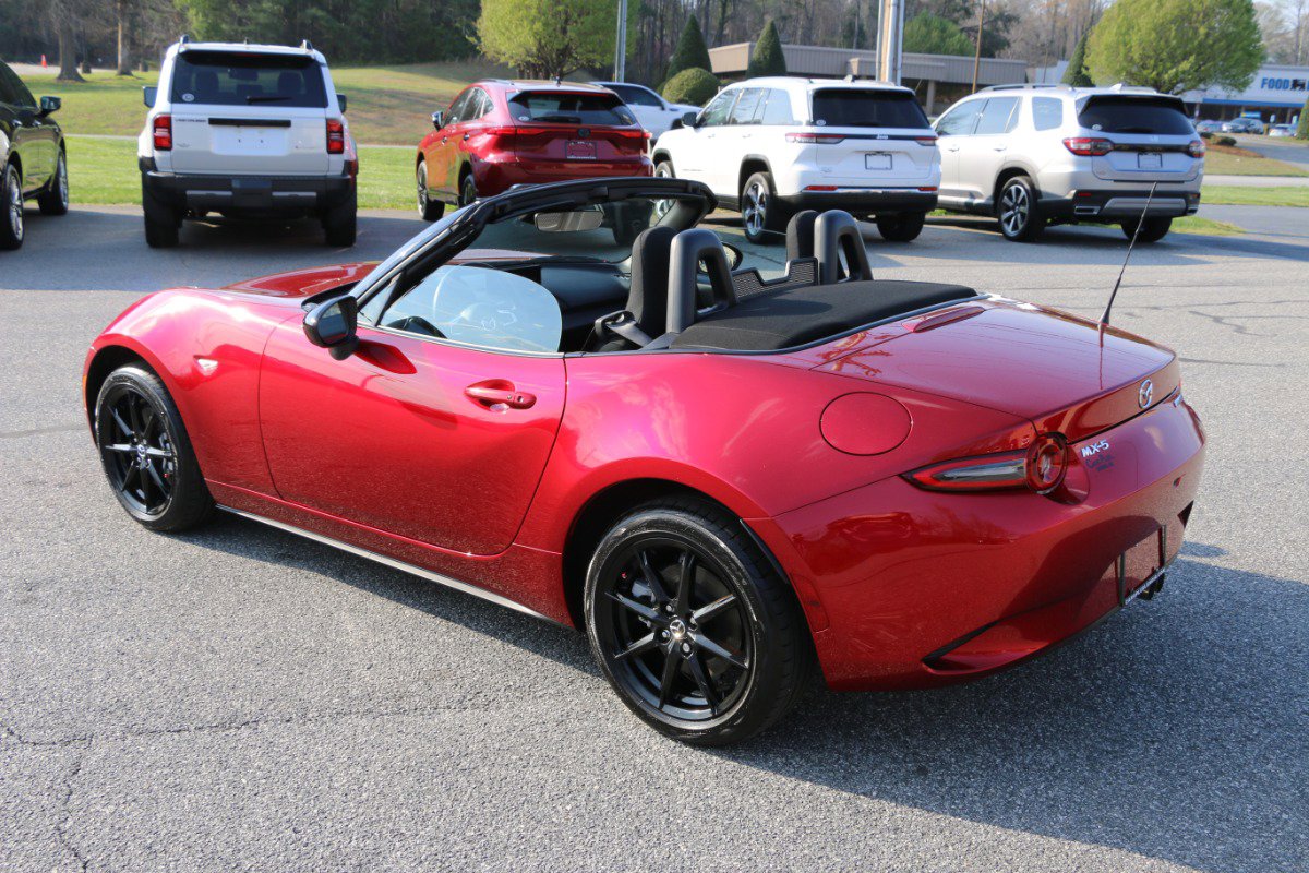Used 2025 MAZDA MX-5 Miata Sport image 3