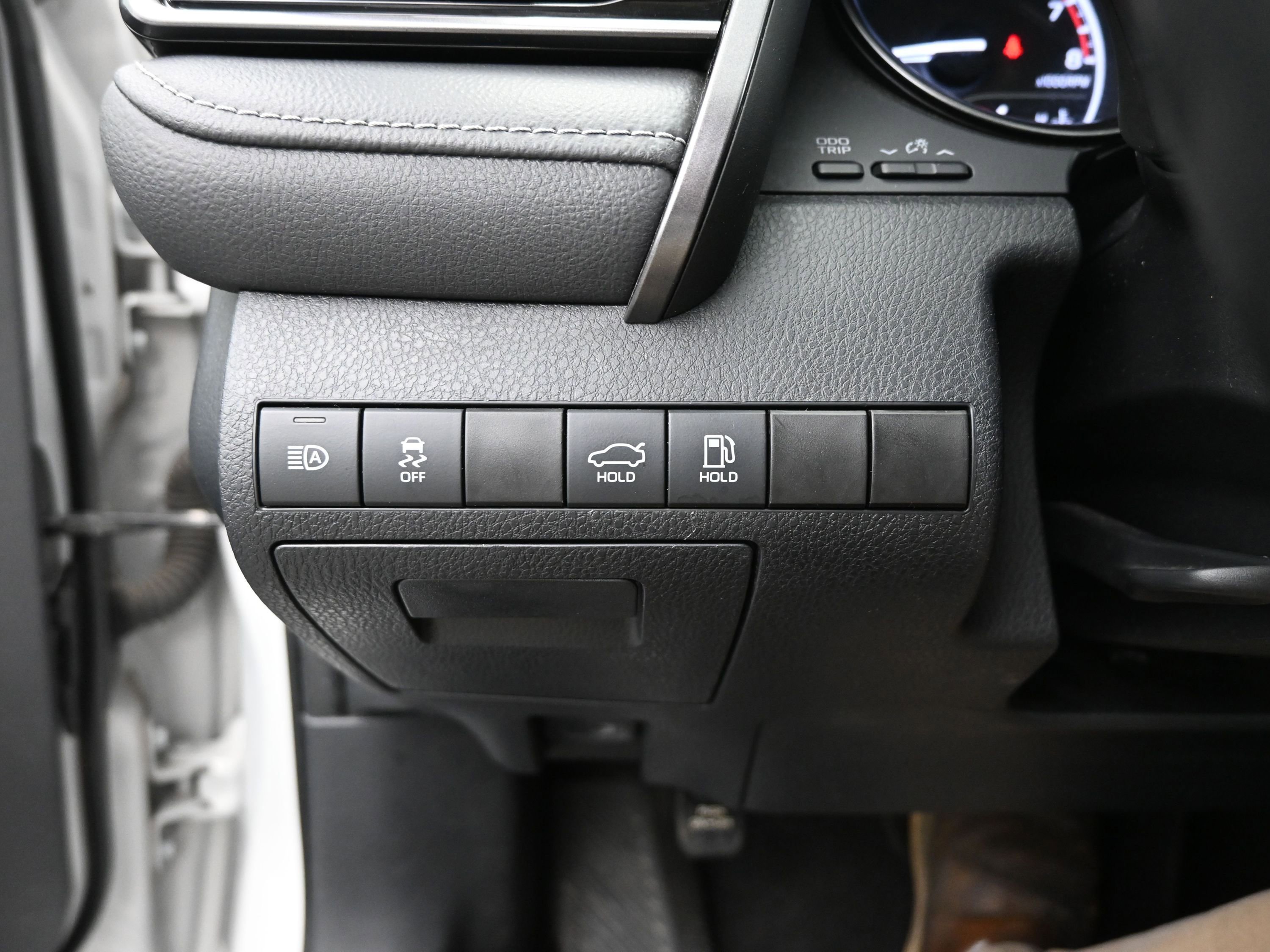 Used 2024 Toyota Camry SE image 14