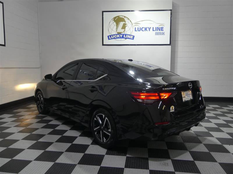 Used 2025 Nissan Sentra SV FWD image 10