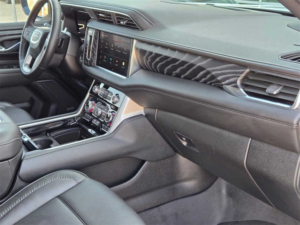 Used 2024 GMC Yukon XL Denali w/ Advanced Technology Package image 29
