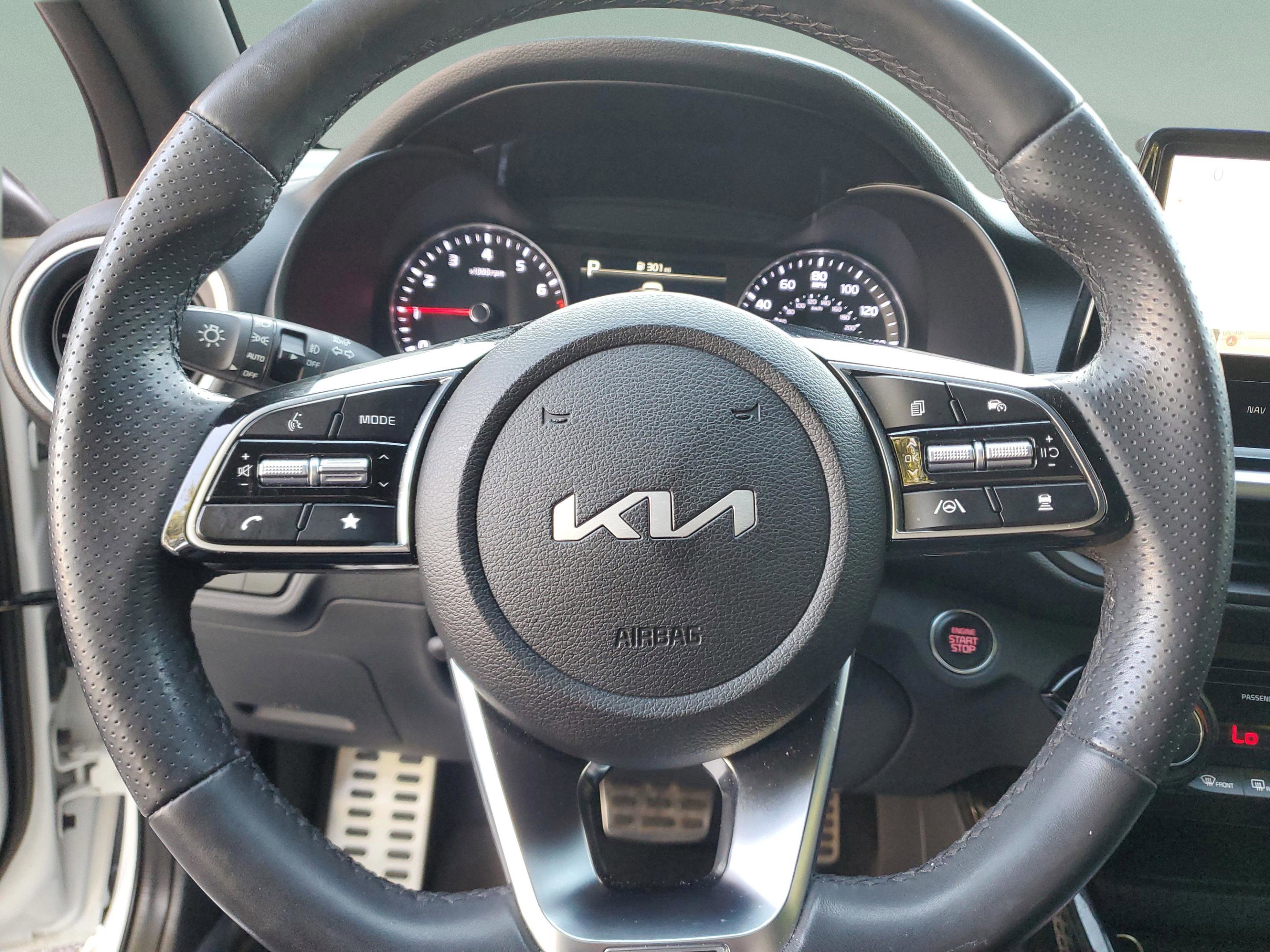 Certified 2024 Kia Forte GT-Line FWD image 17
