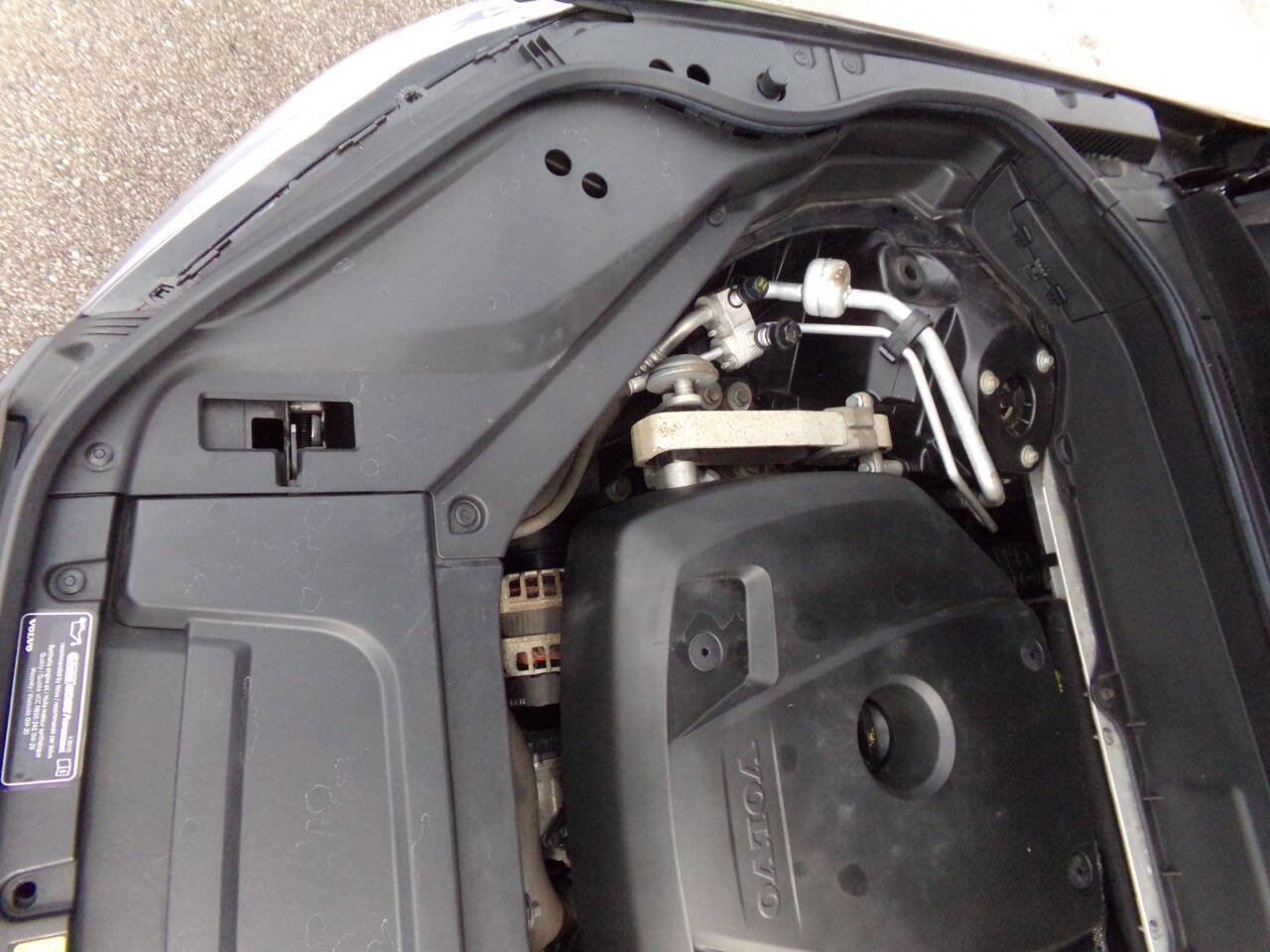 Used 2016 Volvo XC90 T6 Momentum w/ Momentum Plus Package image 53