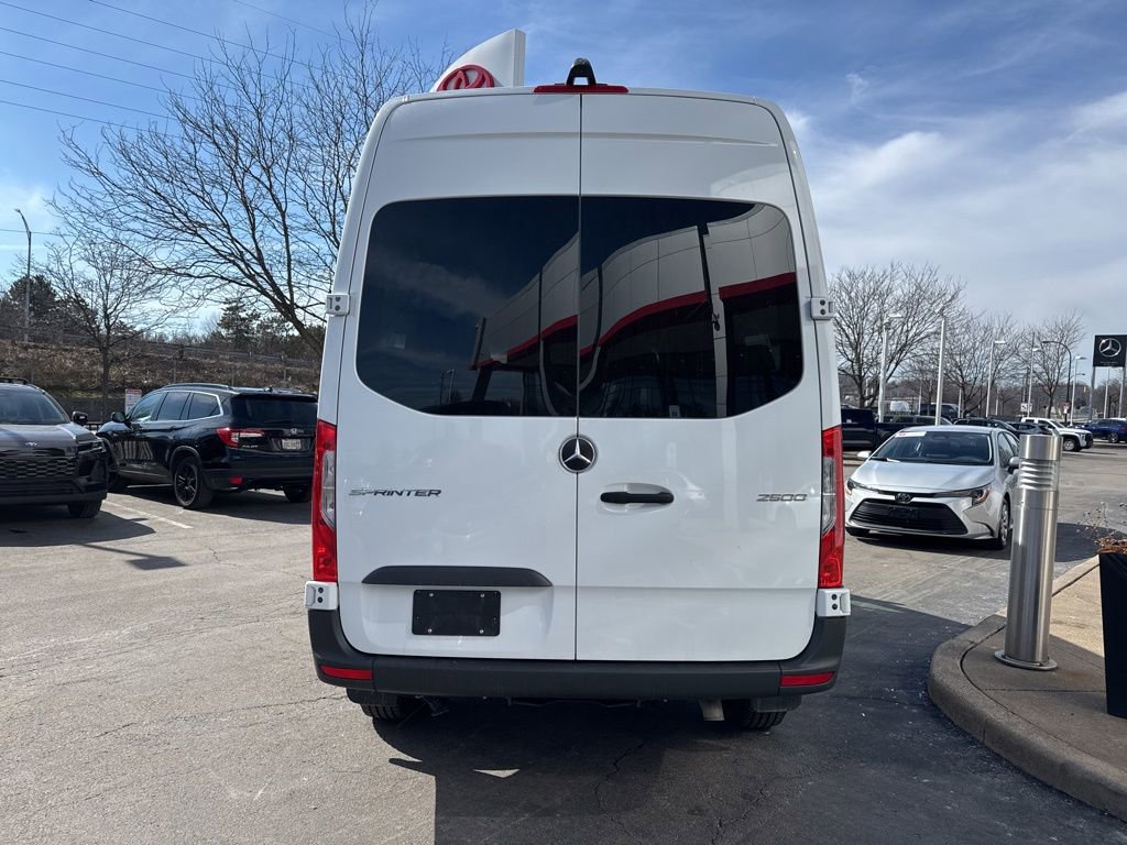 Used 2024 Mercedes-Benz Sprinter 2500 image 4