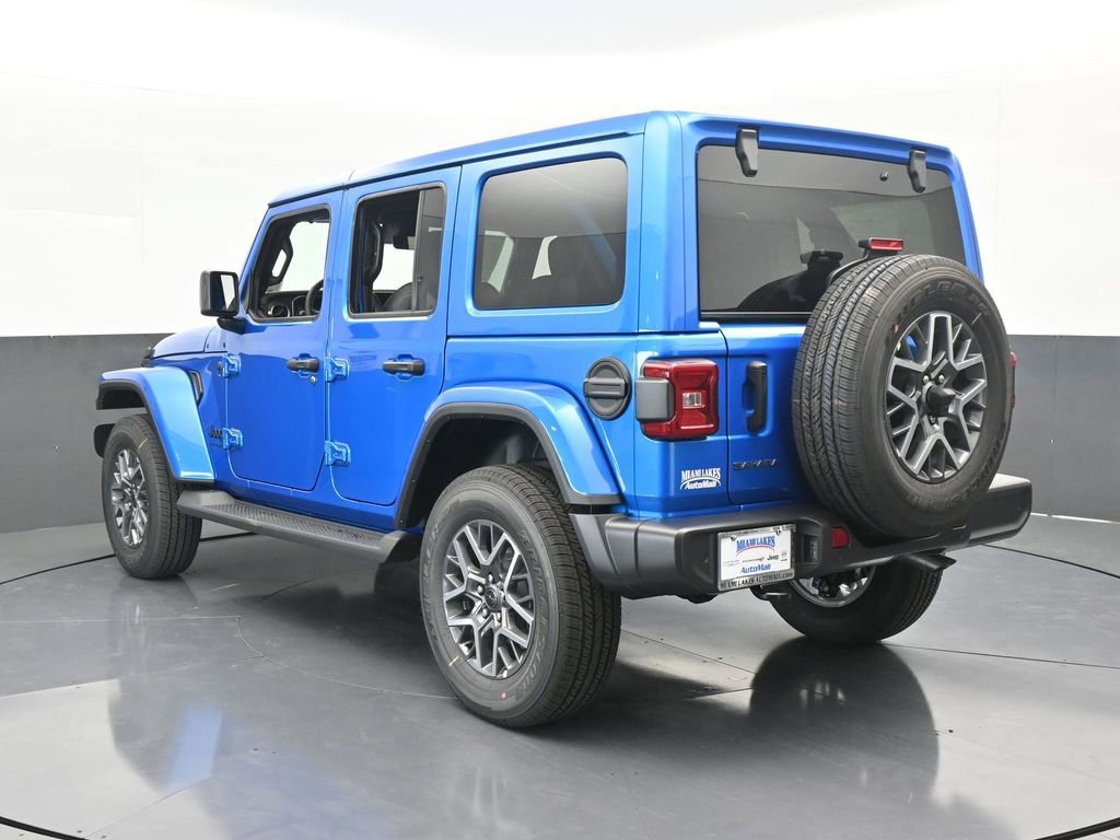 Used 2025 Jeep Wrangler Unlimited Sahara AWD/4WD image 4