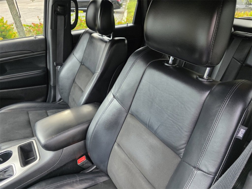 Used 2019 Jeep Grand Cherokee Altitude image 11