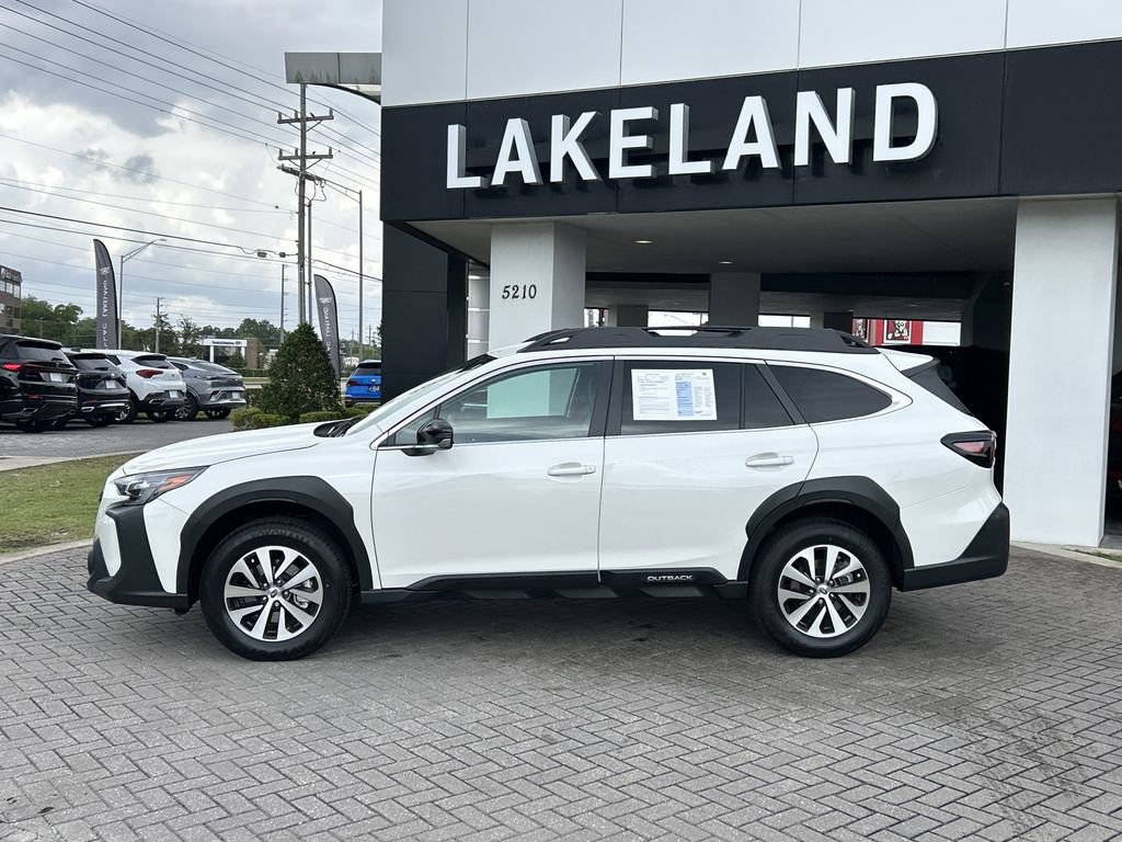 Certified 2025 Subaru Outback Premium image 3