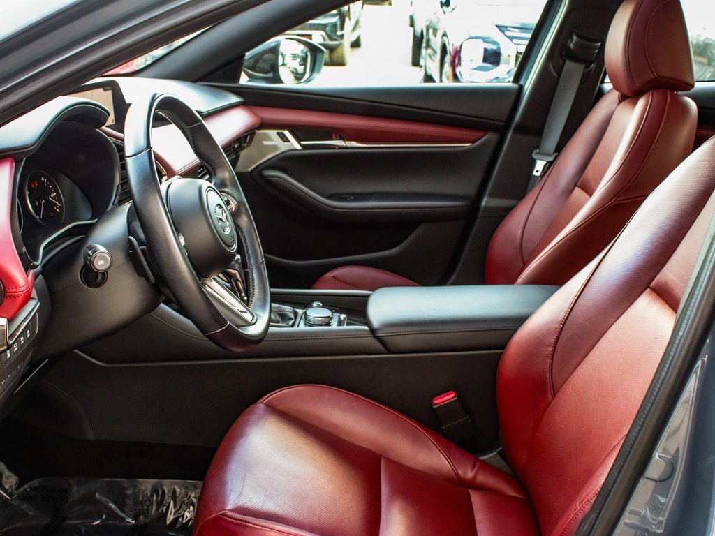 Used 2022 MAZDA MAZDA3 s image 32