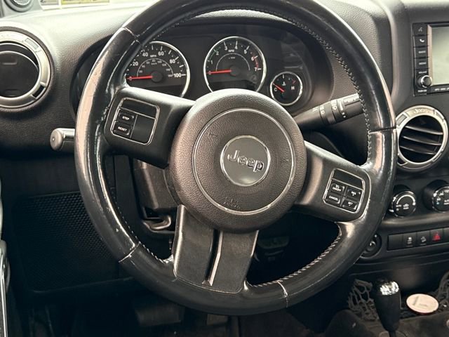 Used 2011 Jeep Wrangler Unlimited Sahara w/ Dual Top Group AWD/4WD image 17