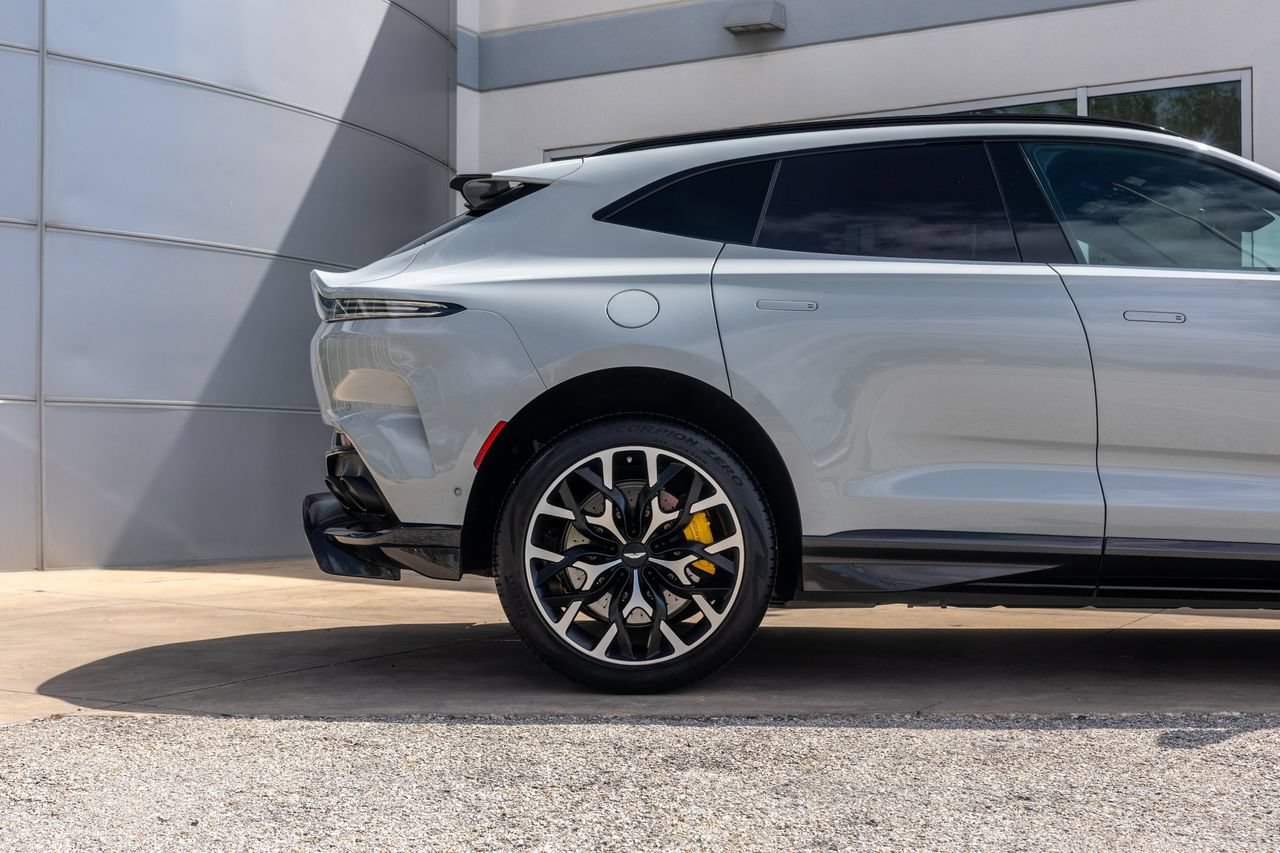 Used 2023 Aston Martin DBX 707 AWD/4WD image 8