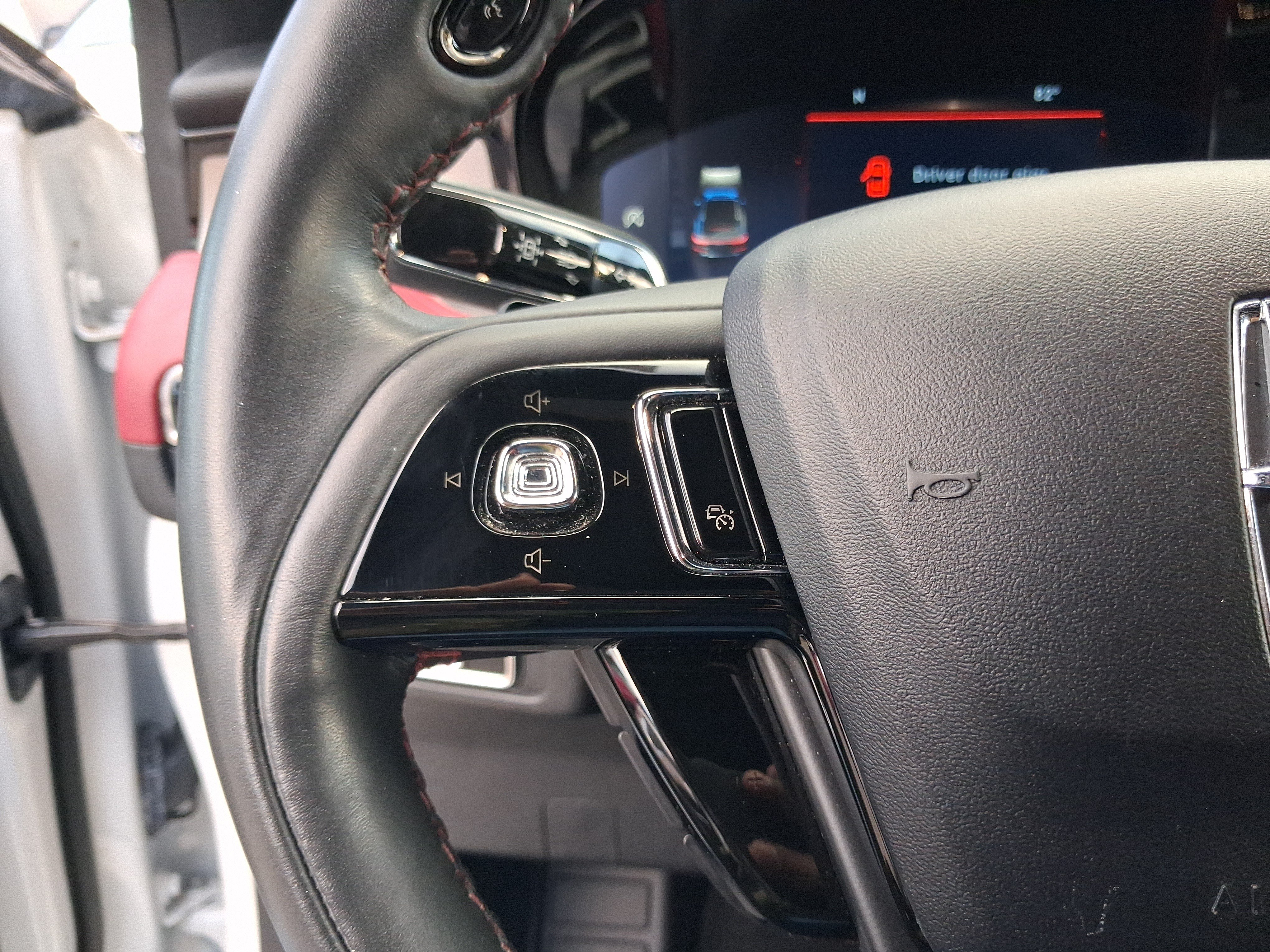 Certified 2023 Lincoln Corsair Reserve w/ Jet Appearance Package FWD image 16