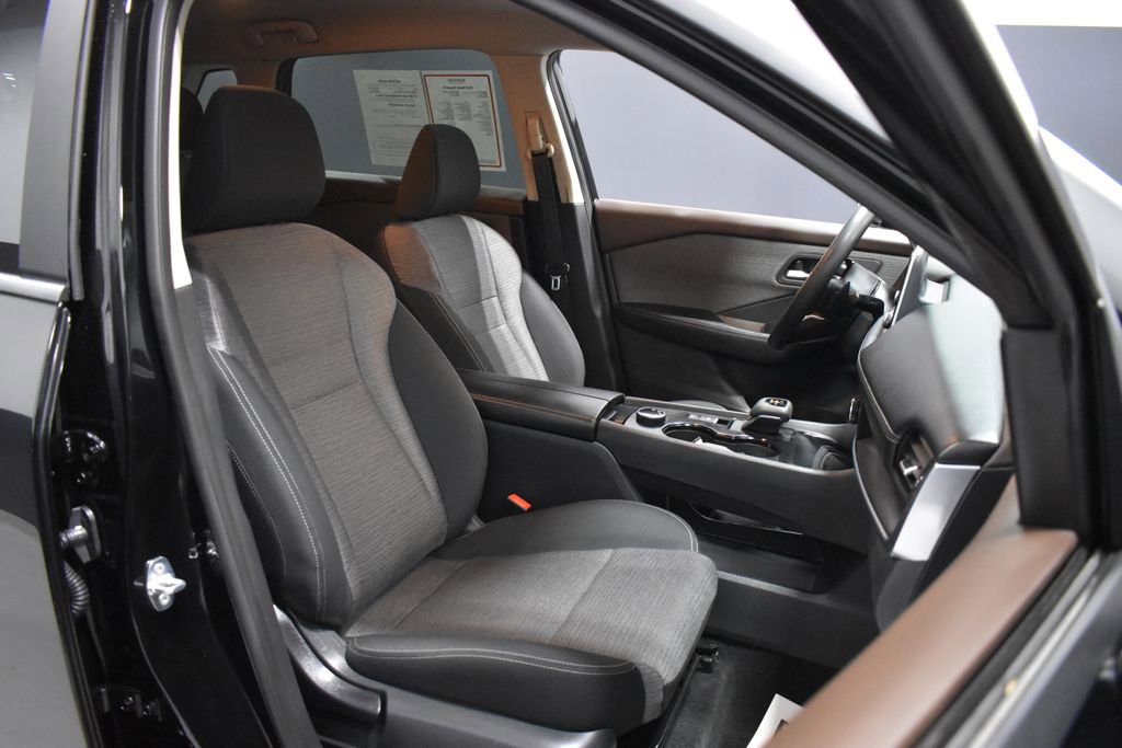 Certified 2023 Nissan Rogue SV image 14