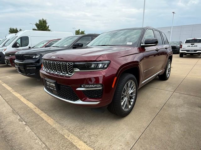 New 2025 Jeep Grand Cherokee Summit w/ Luxury Tech Group V image 3