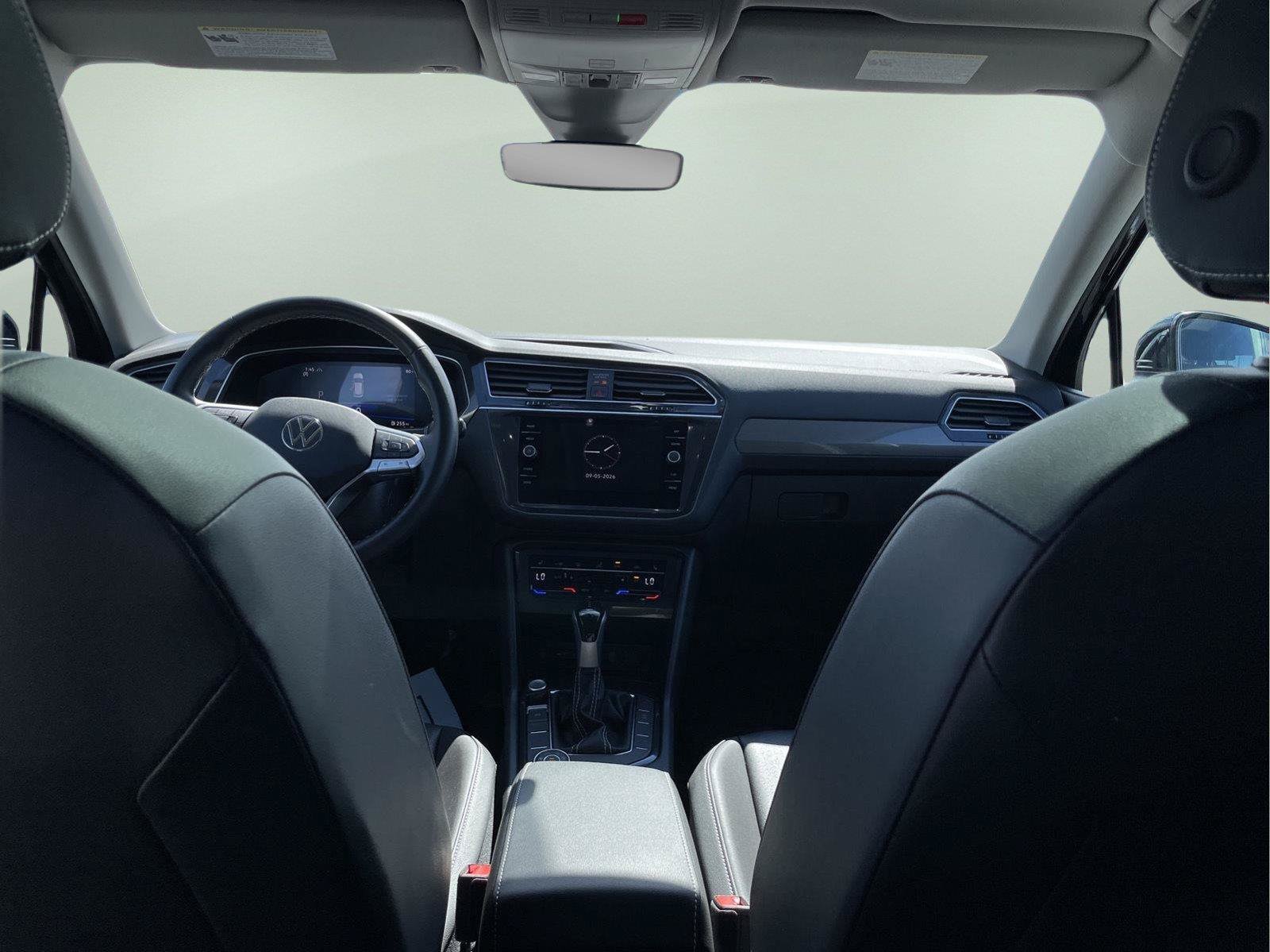 Used 2024 Volkswagen Tiguan SE AWD/4WD image 18