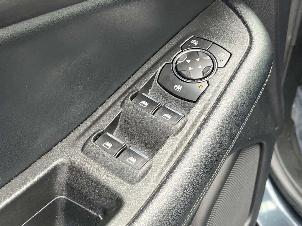 Used 2022 Ford Edge SE w/ Black Appearance Package image 26