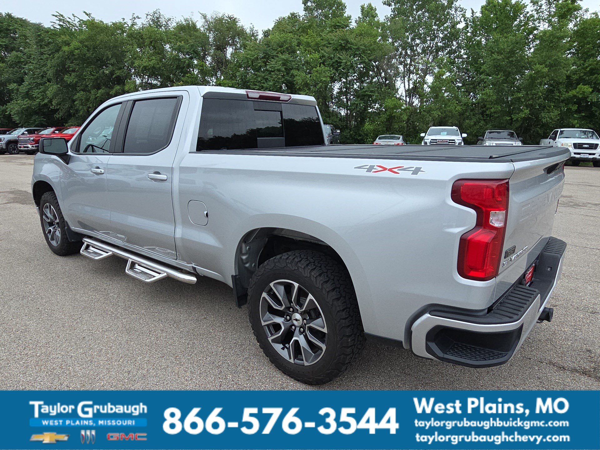 Used 2022 Chevrolet Silverado 1500 RST w/ Convenience Package II AWD/4WD image 6